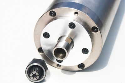 精雕機(jī)主軸降溫該用水冷還是油冷