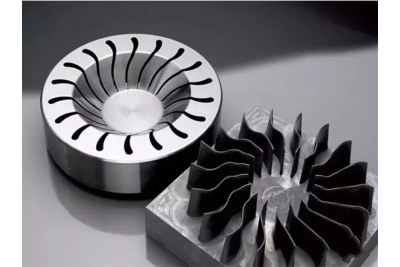 石墨精雕機(jī)加工石墨電極的注意事項(xiàng)