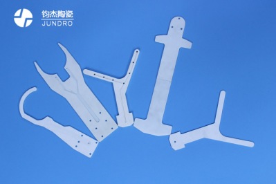 生產(chǎn)半導(dǎo)體陶瓷手臂需要用到那種機(jī)床