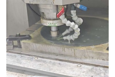 鑫騰輝陶瓷精雕機(jī)：讓復(fù)雜陶瓷加工變得輕而易舉